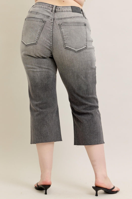 Judy Blue Vintage Wash Capri - Plus
